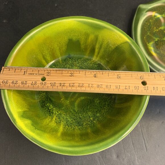 Vintage Green Pottery Bowl With Lid USA 2747 And 736-737 Markings - Picture 7 of 8